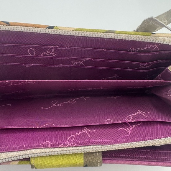 Vera Bradley Vintage Portabello Road Multicolor Floral Quilted Wallet - Picture 4 of 7